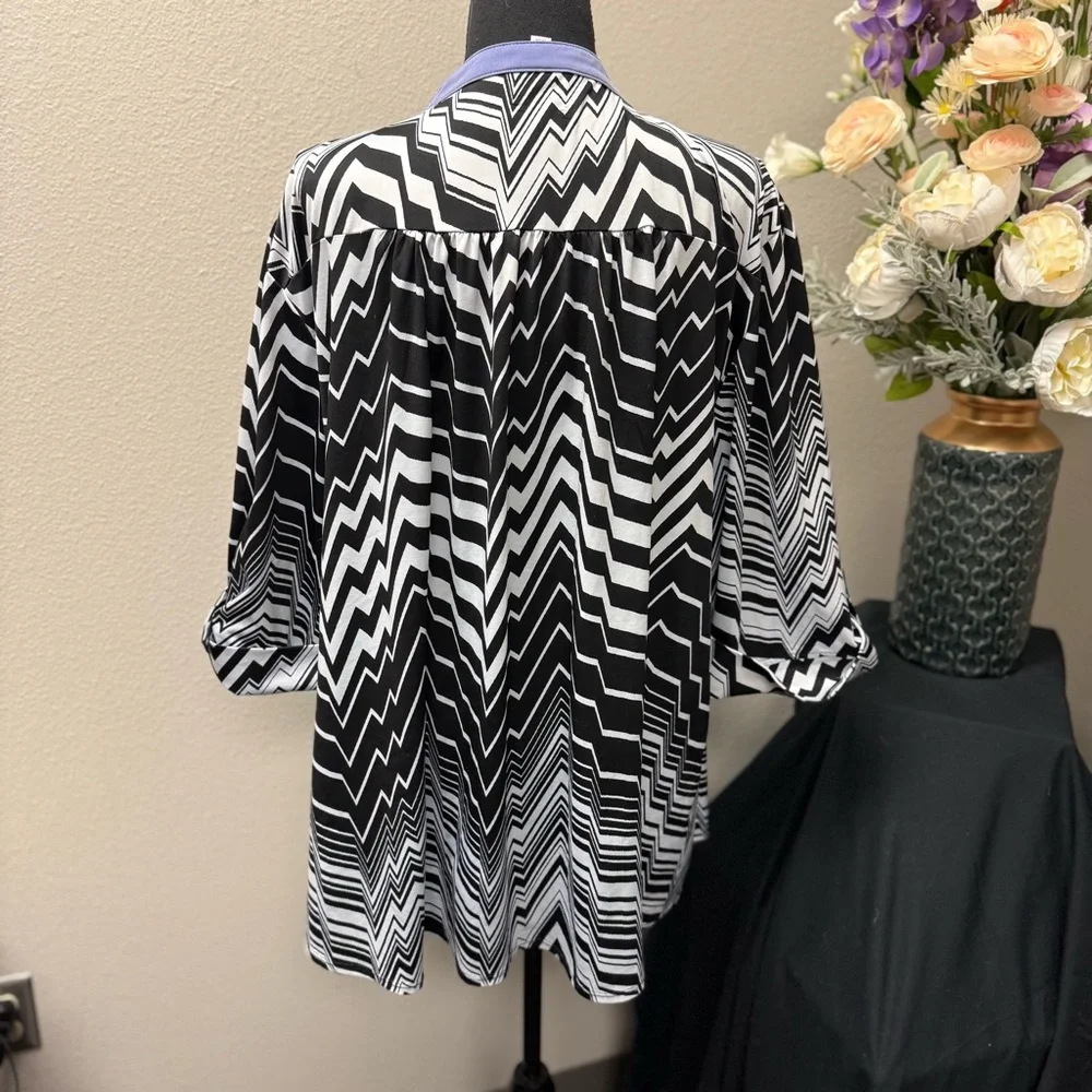 Avenue Chevron Tunic Top 26/28 Black White Zigzag w/ Blue Trim Career Casual - Picture 4 of 9